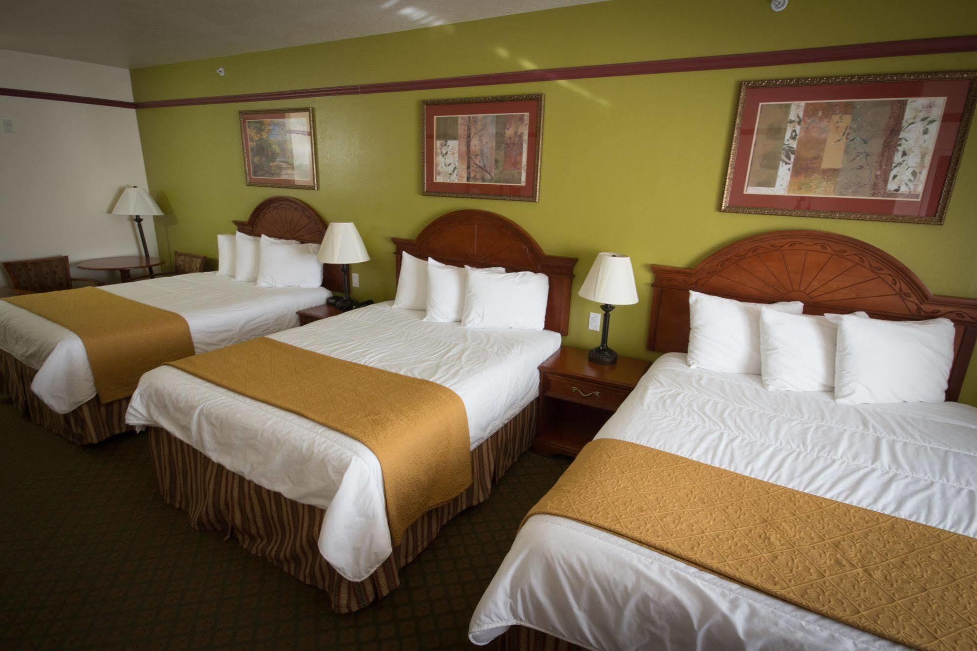 Budget Host Inn And Suites Cameron Extérieur photo